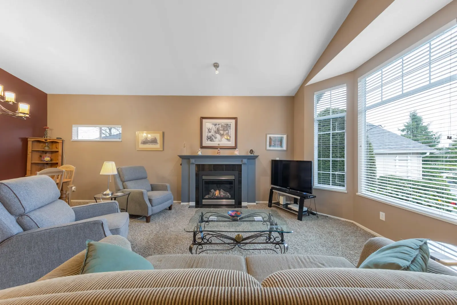Vaulted living room in the sold Queen Anne Green townhome in Walnut Grove